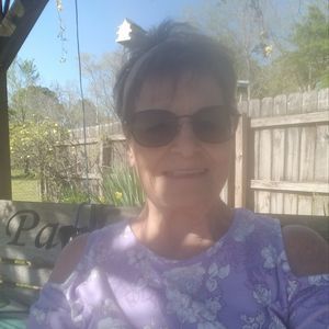 Meet your Posher, Lynda